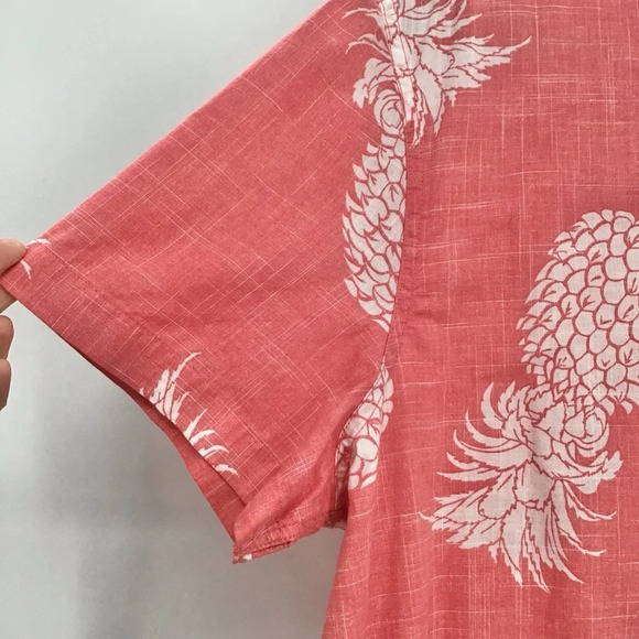 American Eagle Men’s Hawaiian Pineapple Coral Short Sleeve Shirt NWT Size XL - Picture 6 of 7